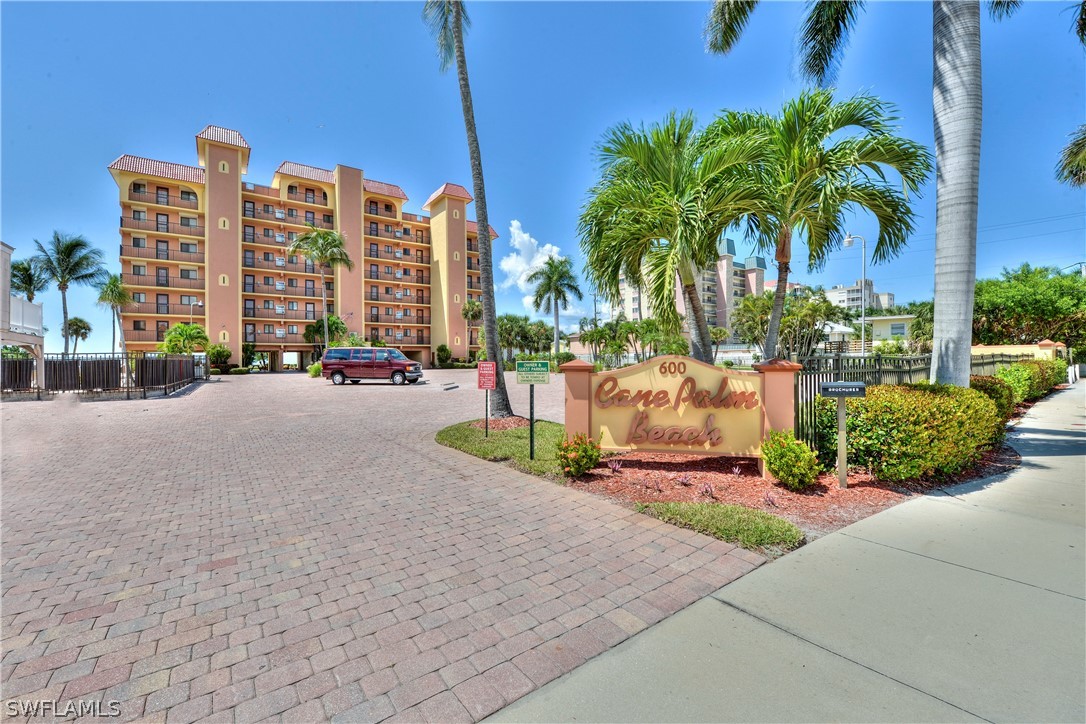 600  Estero Boulevard, Apt 106