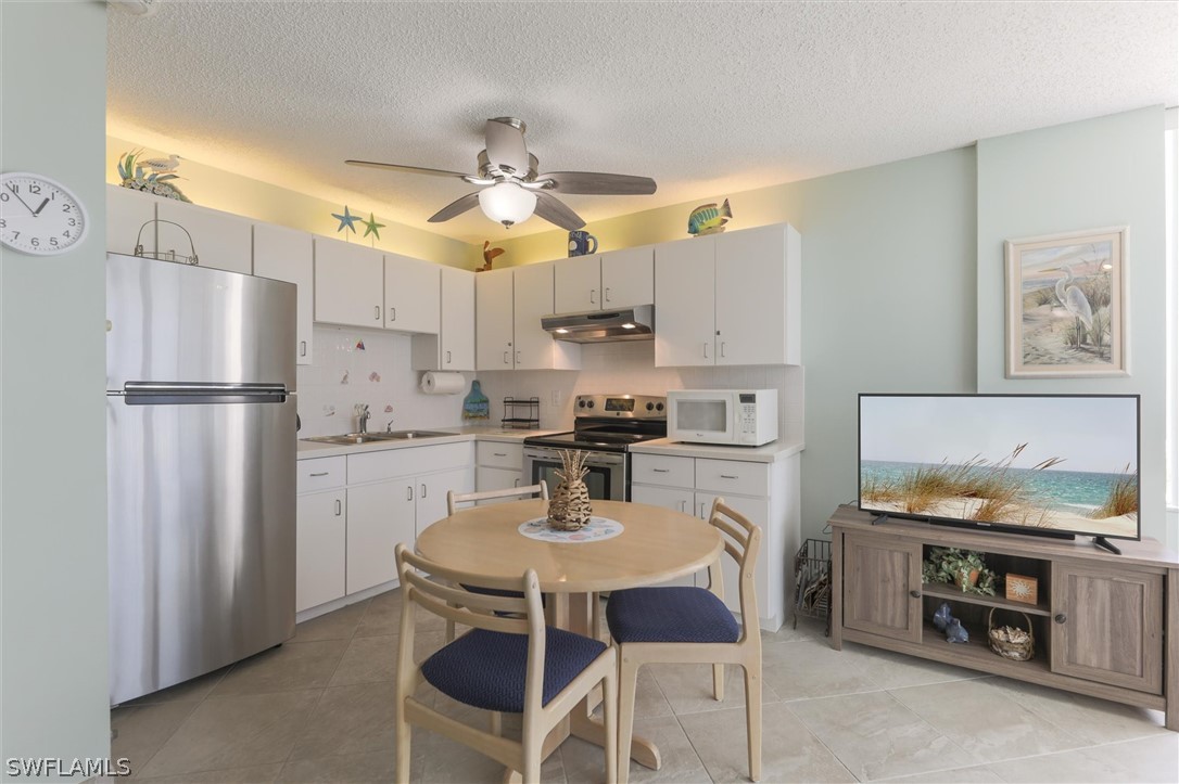 7330  Estero Boulevard, Apt 606