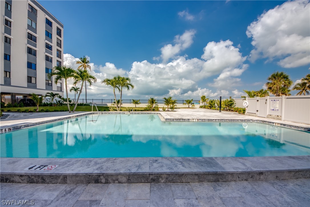 392  Estero Boulevard, Apt 305