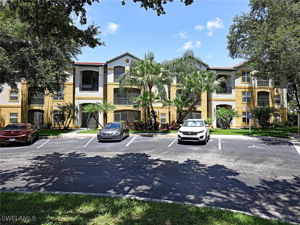 11480  Villa Grand, Apt 102