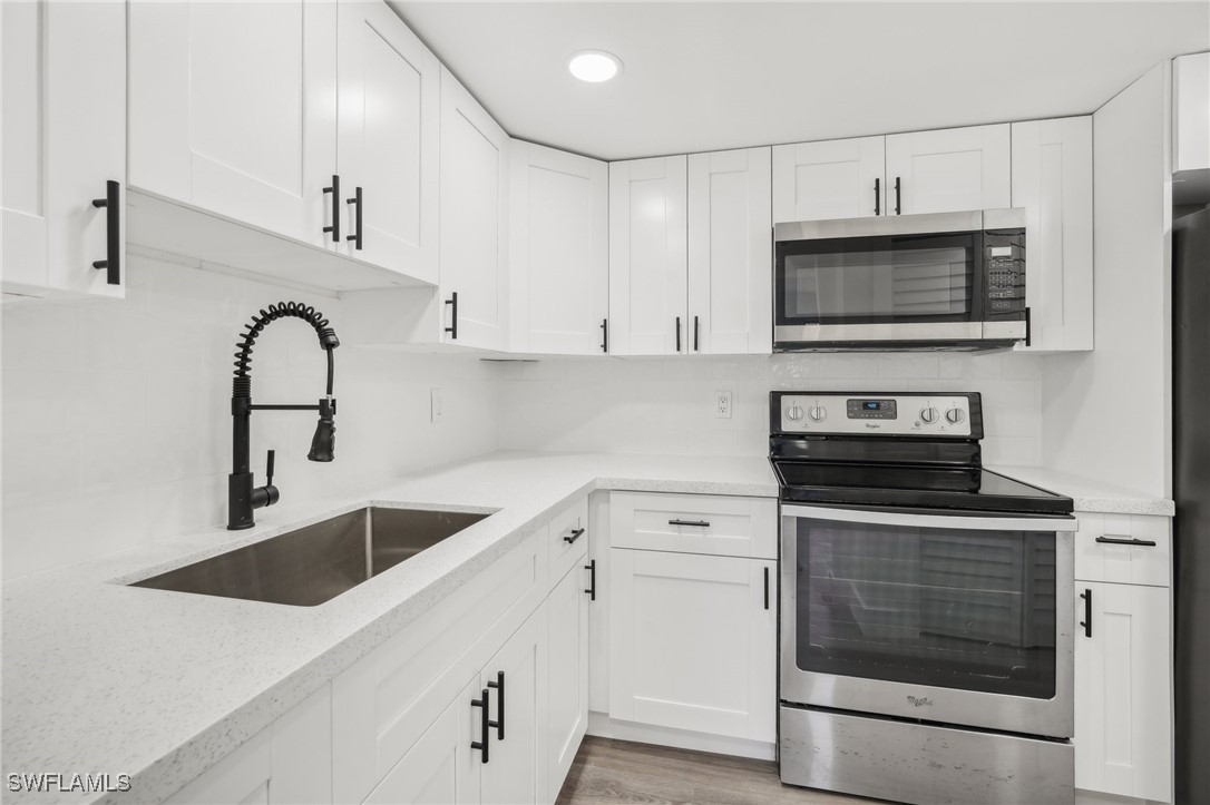 3704  Broadway, Apt 206