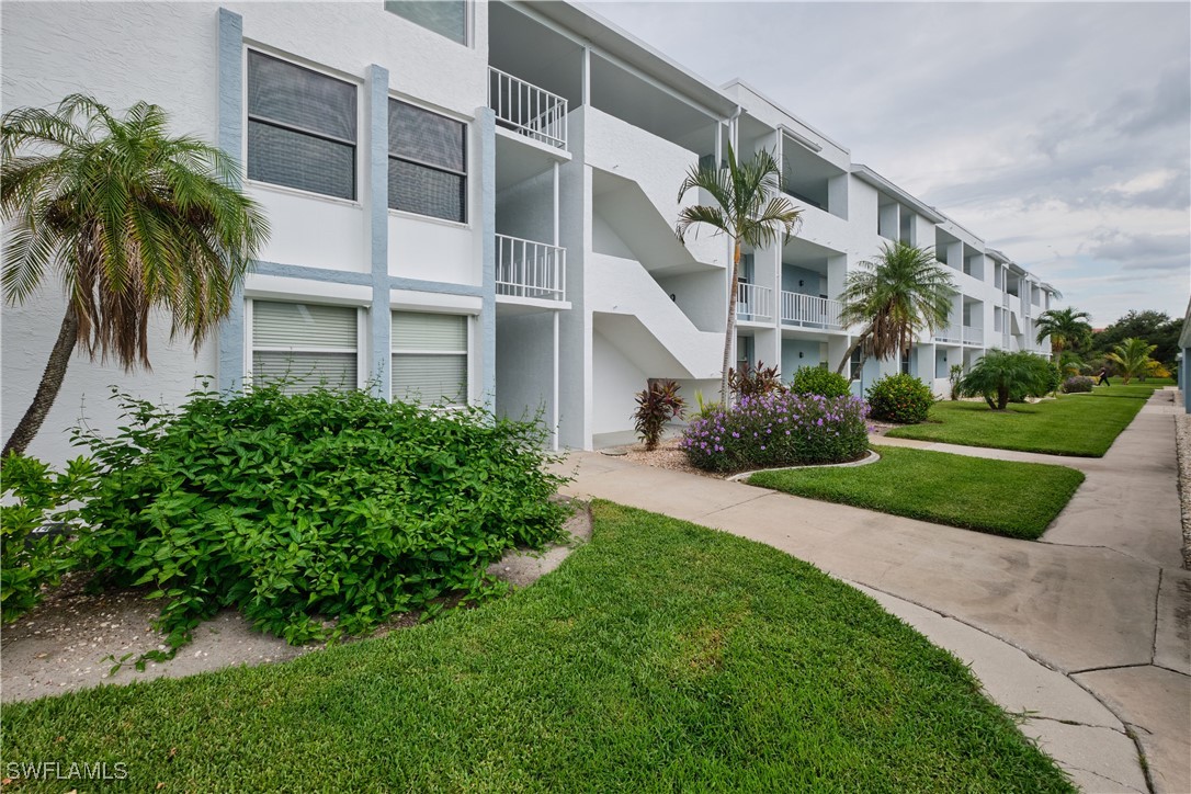 5959  Winkler Road, Apt 305