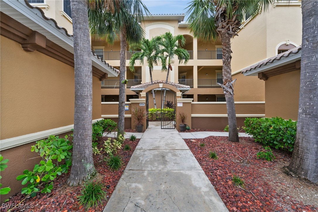 3724  Agualinda Boulevard, Apt 102