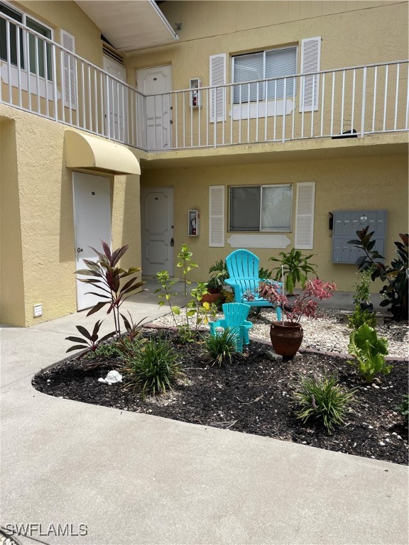 8101  Country Road, Apt 103