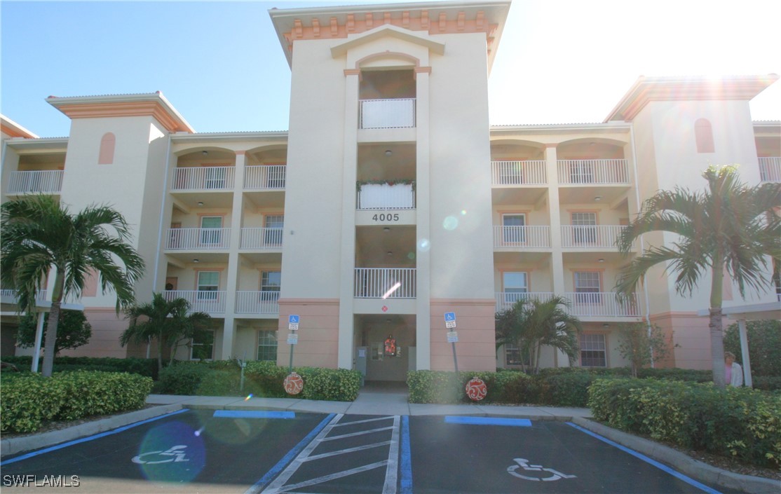 4005  Palm Tree Boulevard, Apt 406