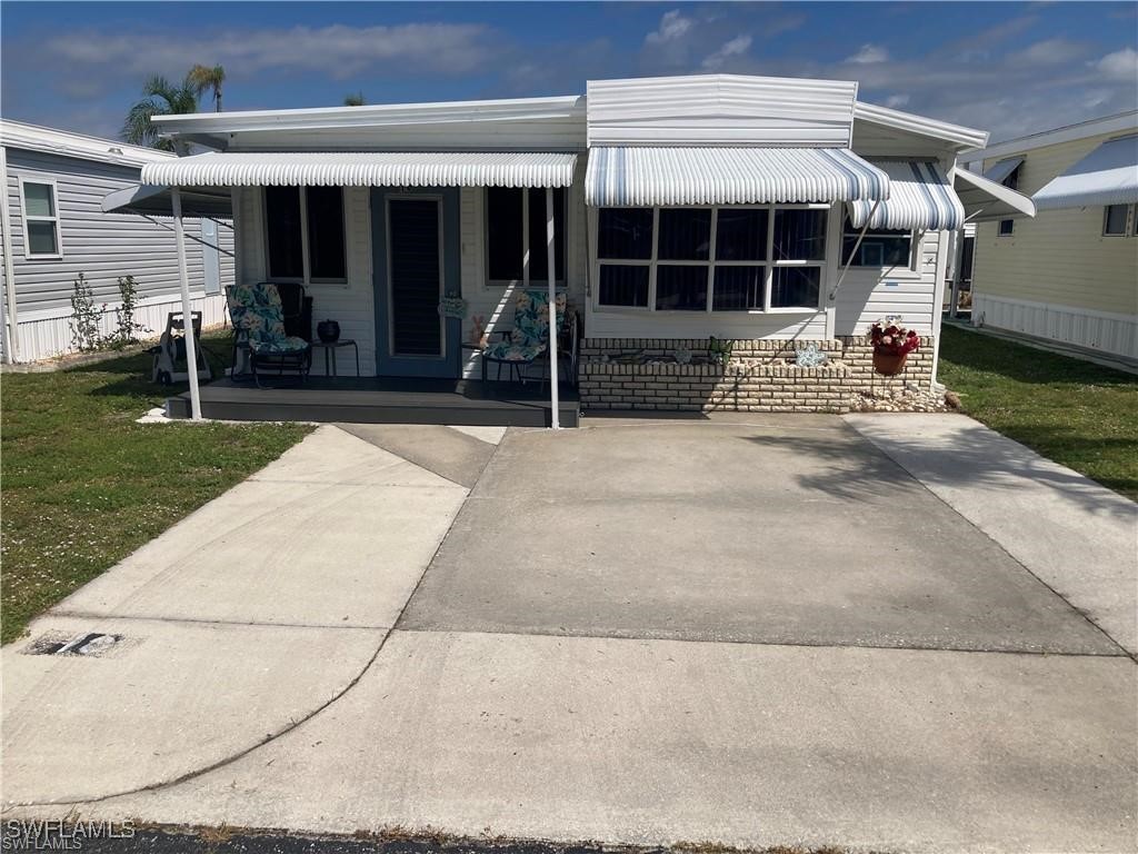 18  Fountain View Boulevard