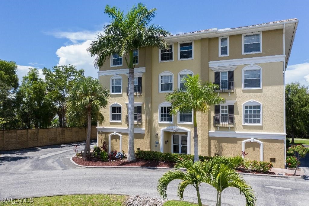 10090  Lake Cove Drive, Apt 302