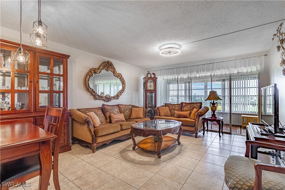 1828  Pine Valley Drive, Apt 309