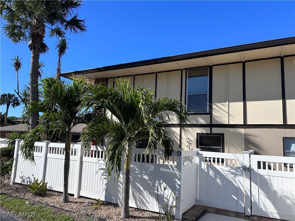 4289  Island Circle, Apt 4