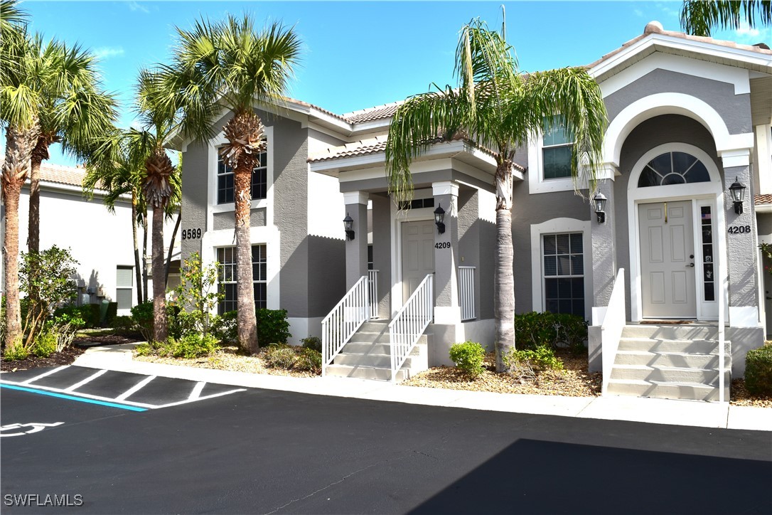 9589  Hemingway Lane, Apt 4210