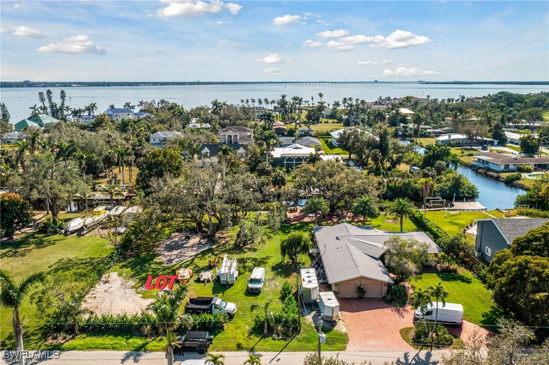 78  Aqua Lane