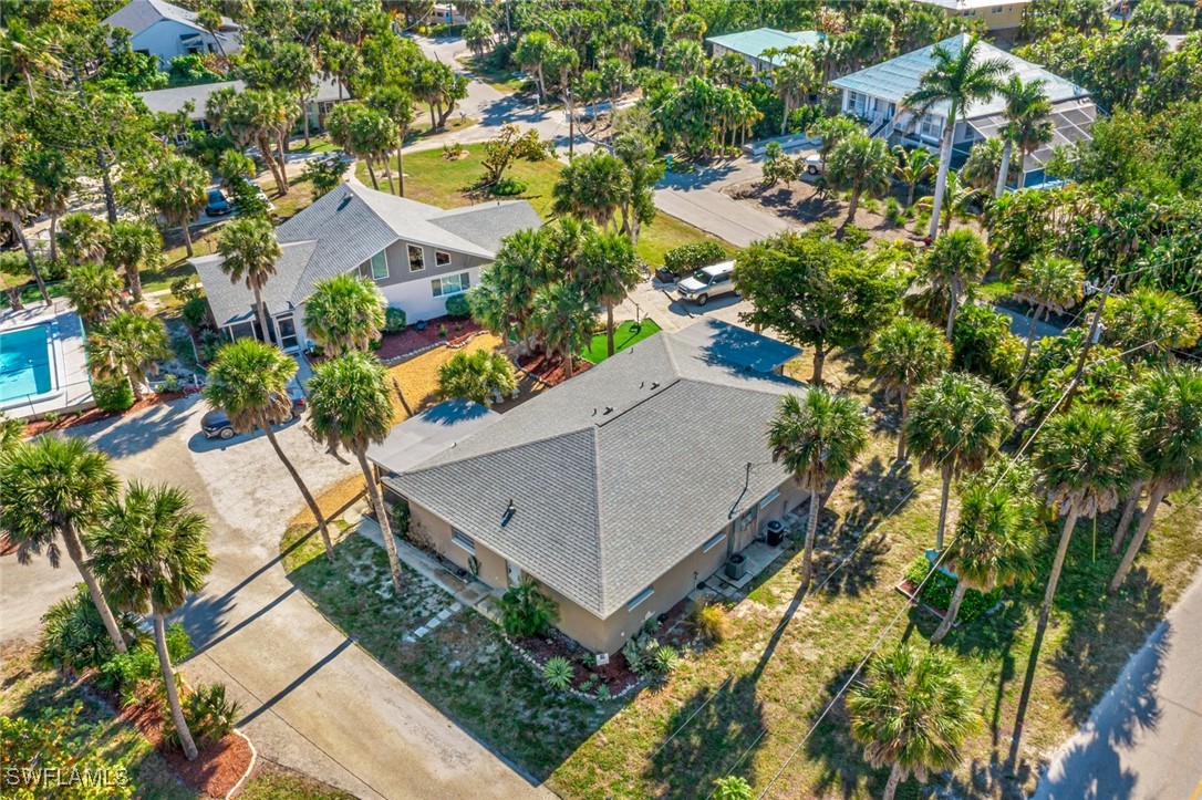 1220  Junonia Street, Apt B2