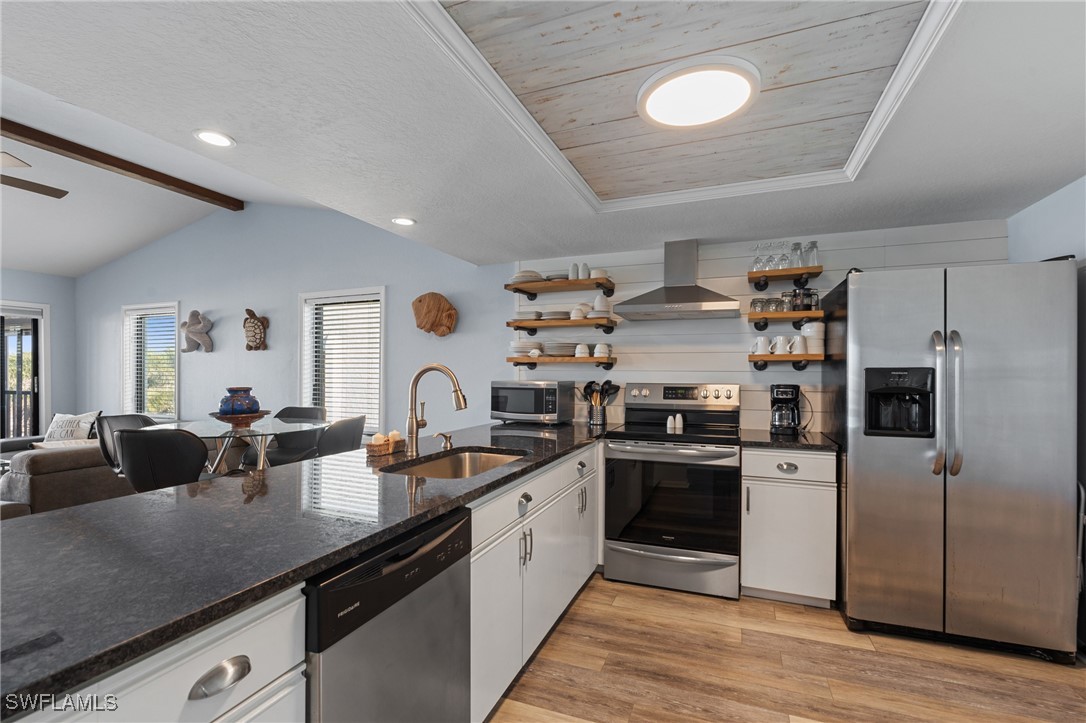 4230 SE 20th Place, Apt 302