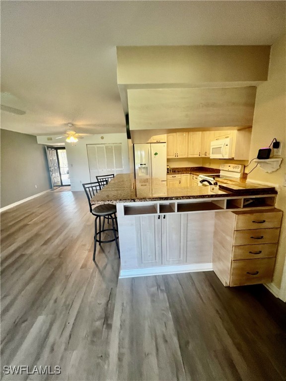 5765  Trailwinds Drive, Apt 115