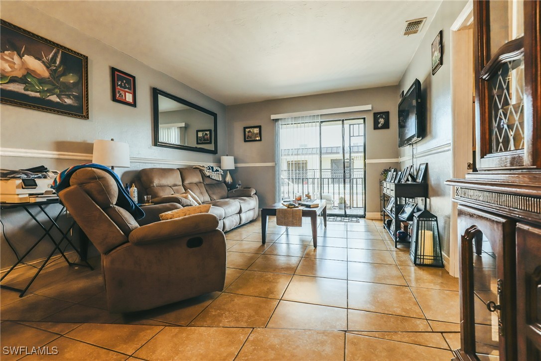 4514  Santa Barbara Boulevard, Apt 5