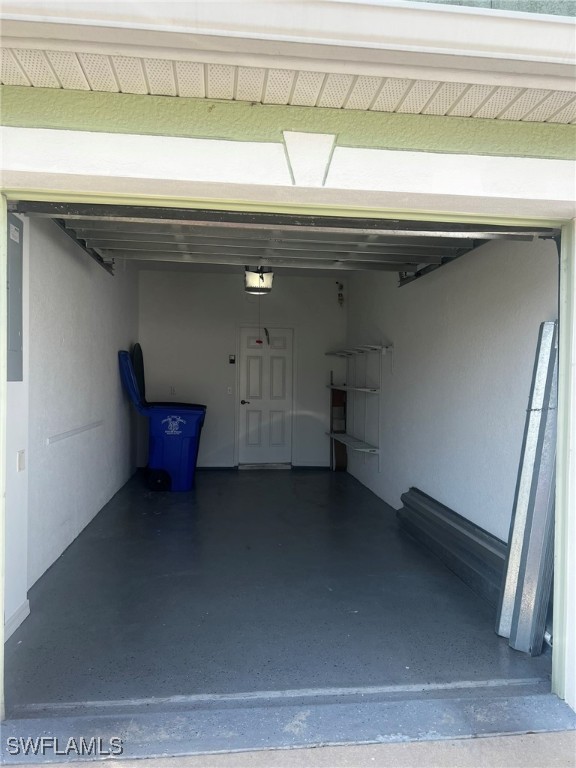 3624  Pine Oak Circle, Apt 105