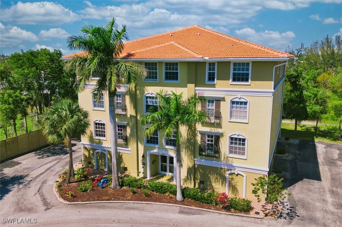10090  Lake Cove Drive, Apt 101